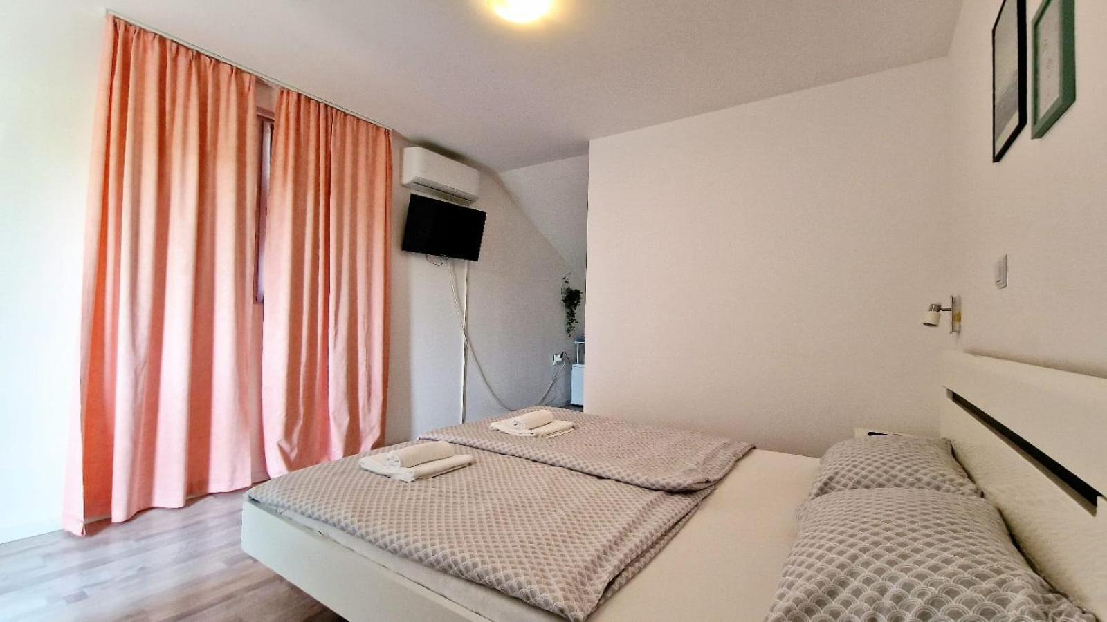 Cozy Room Peny Карловац Экстерьер фото